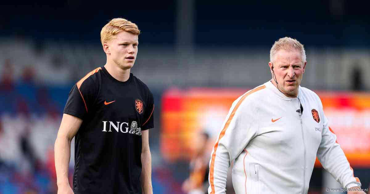 LIVE EK-kwalificatie | Tegenvaller Jong Oranje: Kees Smit haakt geblesseerd af in warming-up voor cruciaal duel