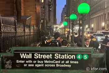 US stocks rise toward an all-time high after oil prices ease