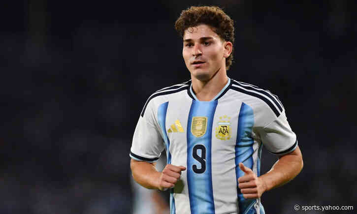 Julian Alvarez considering new agent after failed Barcelona transfer