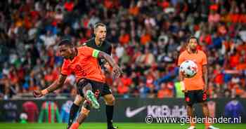 LIVE EK-kwalificatie | Jong Oranje krijgt kansen in cruciaal duel, Kees Smit haakt geblesseerd af in warming-up