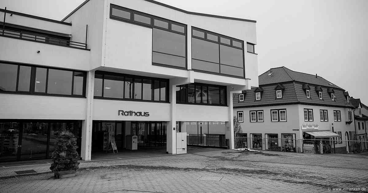 Neustadt bei Coburg: Stadtrat "viel zu früh" verstorben - so geht es weiter