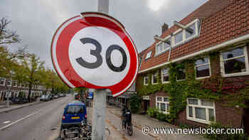 Duurzame 30 km/u-borden in Amsterdam verpauperen: ’Als ze nat zijn en je knijpt erin, gaan ze kapot’