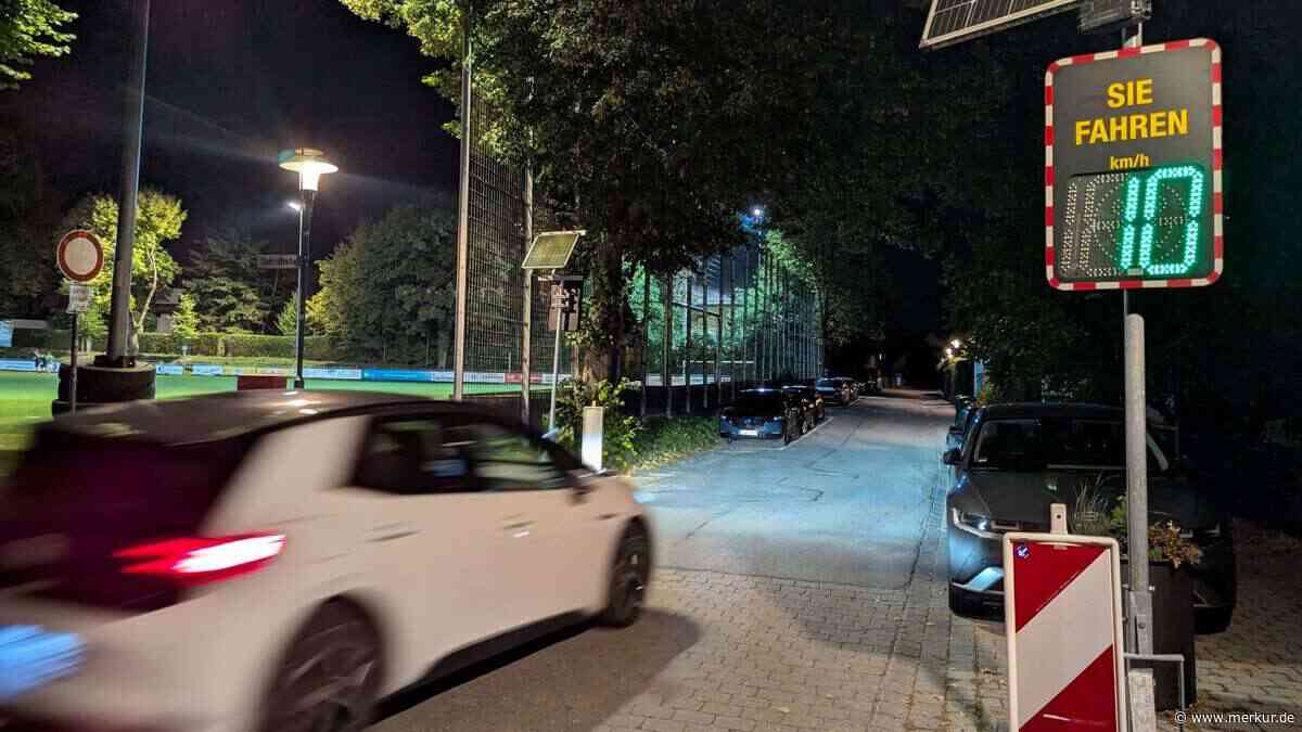 Mit 95 km/h durch die 15er-Zone: Schockierende Tempo-Auswertung in Auer Hamppstraße