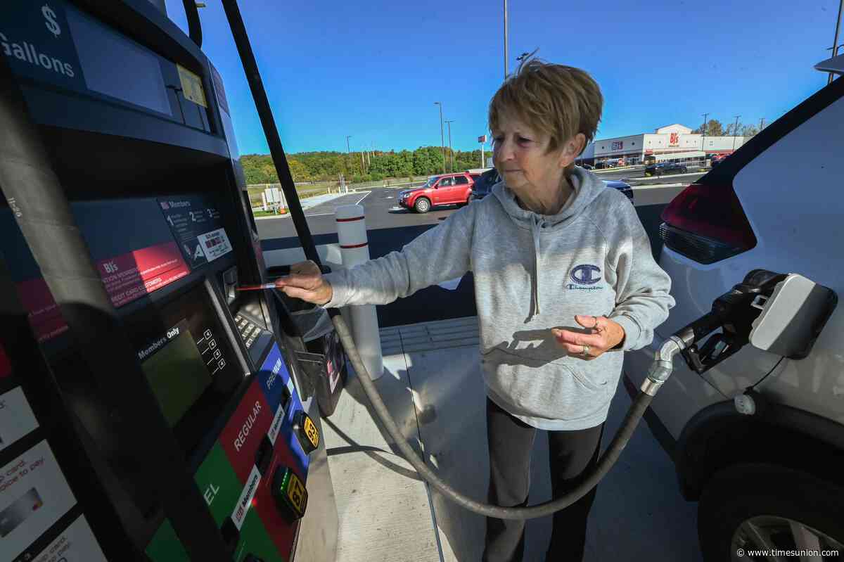 Bulk retailers fuel gas war in Albany area