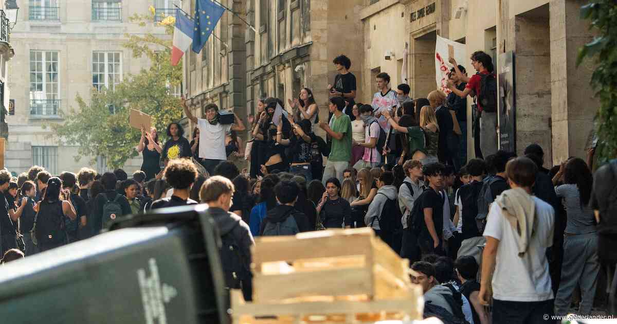 Fransen steunen wilde acties van scholieren: ‘Iedereen heeft de buik vol van Macron’