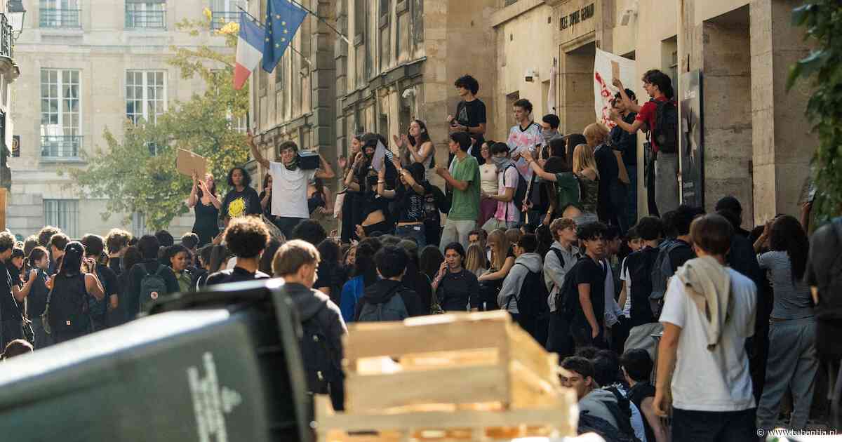 Fransen steunen wilde acties van scholieren: ‘Iedereen heeft de buik vol van Macron’