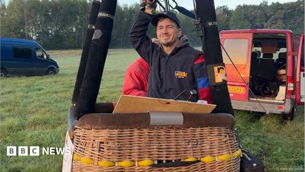 Hot air balloon pilot wins second world title
