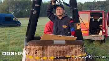 Hot air balloon pilot wins second world title