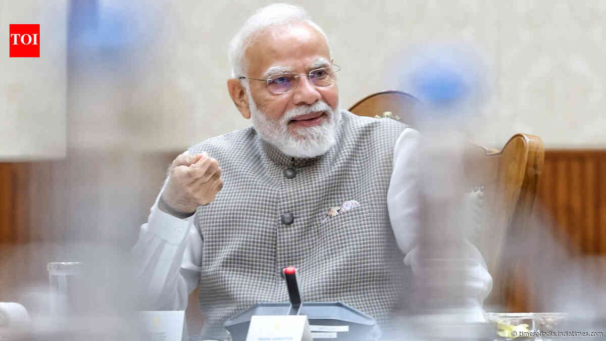 Cabinet adopts resolution hailing achievements of PM Modi