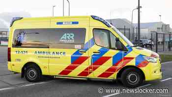 Ambulancemedewerker gewond na botsing tijdens vervoer patiënt met sirene
