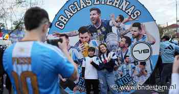 LIVE | Lionel Messi huilend in de spelersbus richting stadion, Argentijnse fans maken er nu al spektakel van
