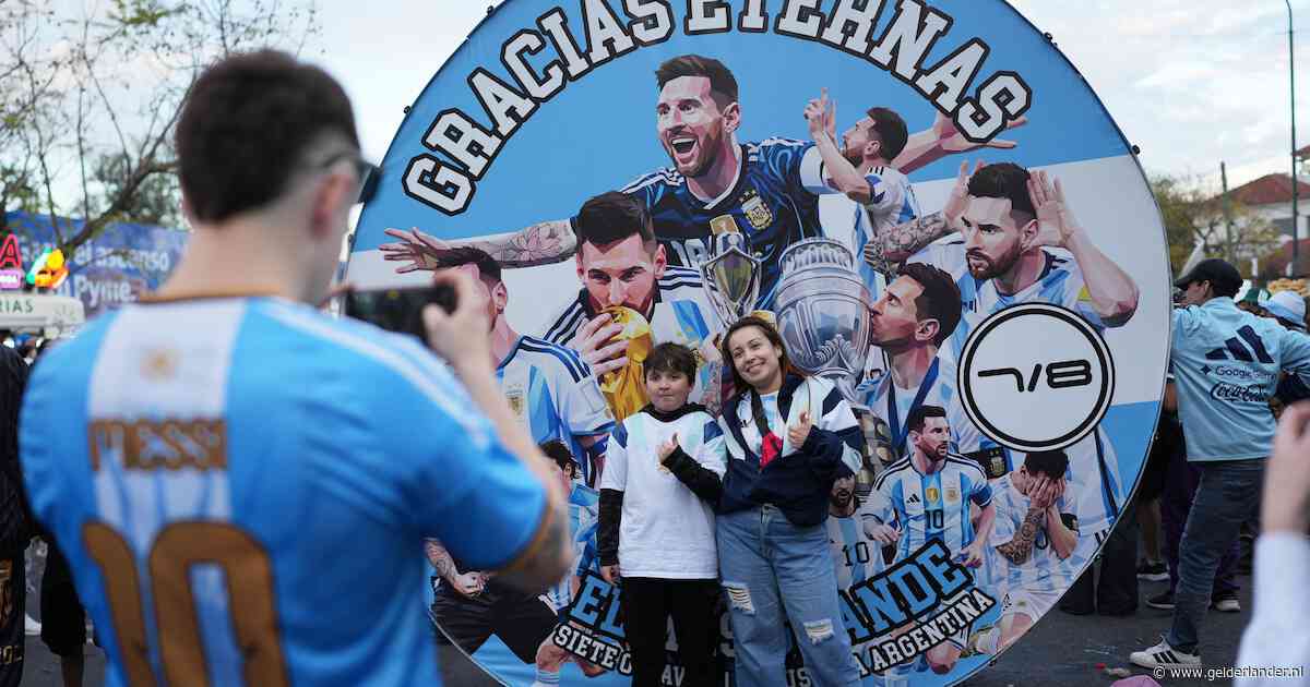 LIVE | Lionel Messi huilend in de spelersbus richting stadion, Argentijnse fans maken er nu al spektakel van