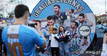 Lionel Messi huilend in de spelersbus richting stadion, Argentijnse fans maken er nu al spektakel van