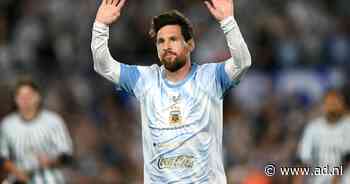 Lionel Messi en teamgenoten op het veld voor warming-up, Argentijnen maken zich op voor emotioneel afscheid