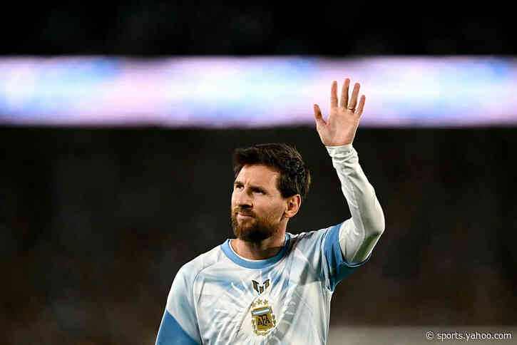 Emotional scenes as Messi bids farewell to Argentina crowd 🥺