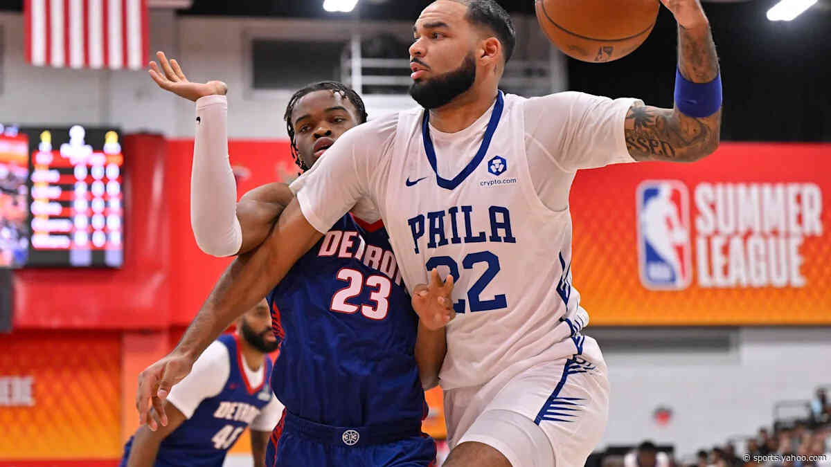 Bucks sign Johni Broome to training camp roster