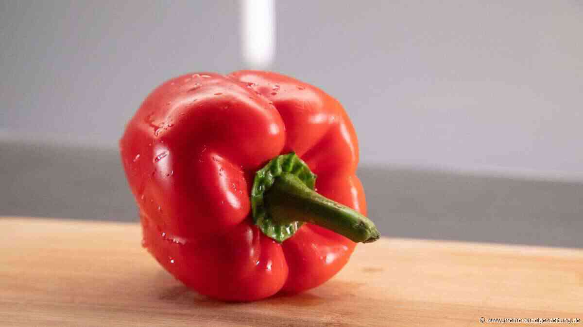 Paprika schneller entkernen - mit diesem Trick?