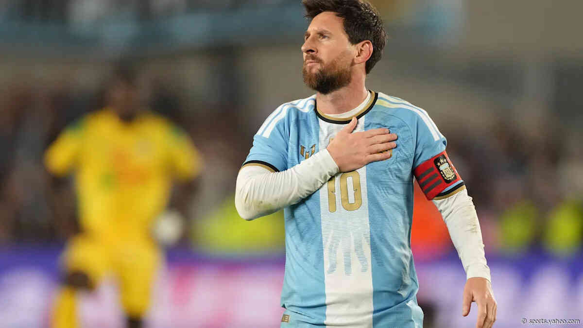 Lionel Messi's last game for Argentina: Pregame tears, a giant flying jersey and 1 final international goal