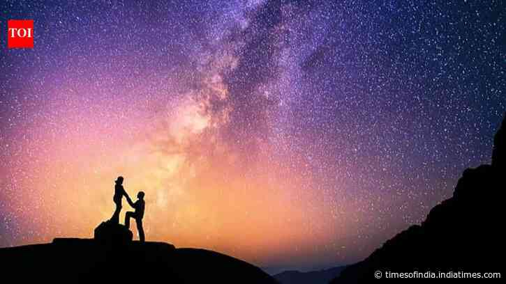 ‘The best thing to hold onto in life is each other’: 7 timeless love quotes that say what couples often struggle to express