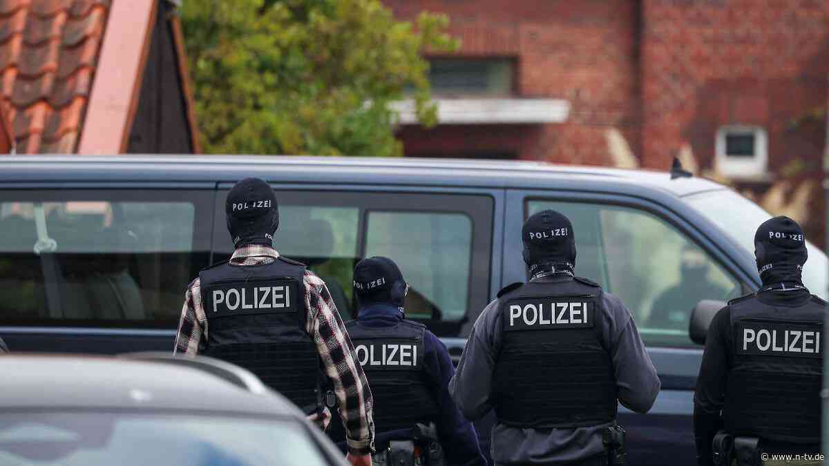 Spionagefall August Hanning: Nouripour will Geheimdienstmitarbeitern Beratungsjobs verbieten