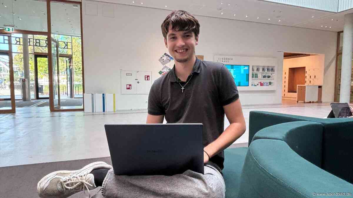 Morgens Schule, ab 16 Uhr Chef: Elia (17) gründet eigene IT-Firma