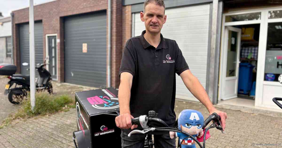 Pascal (46) fietst door Zwolle om vieze was op te halen: ‘Ik word zelfs herkend’