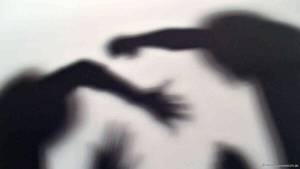 Seniorin (85) in Österreich vergewaltigt – Polizei fahndet mit Foto nach Verdächtigem