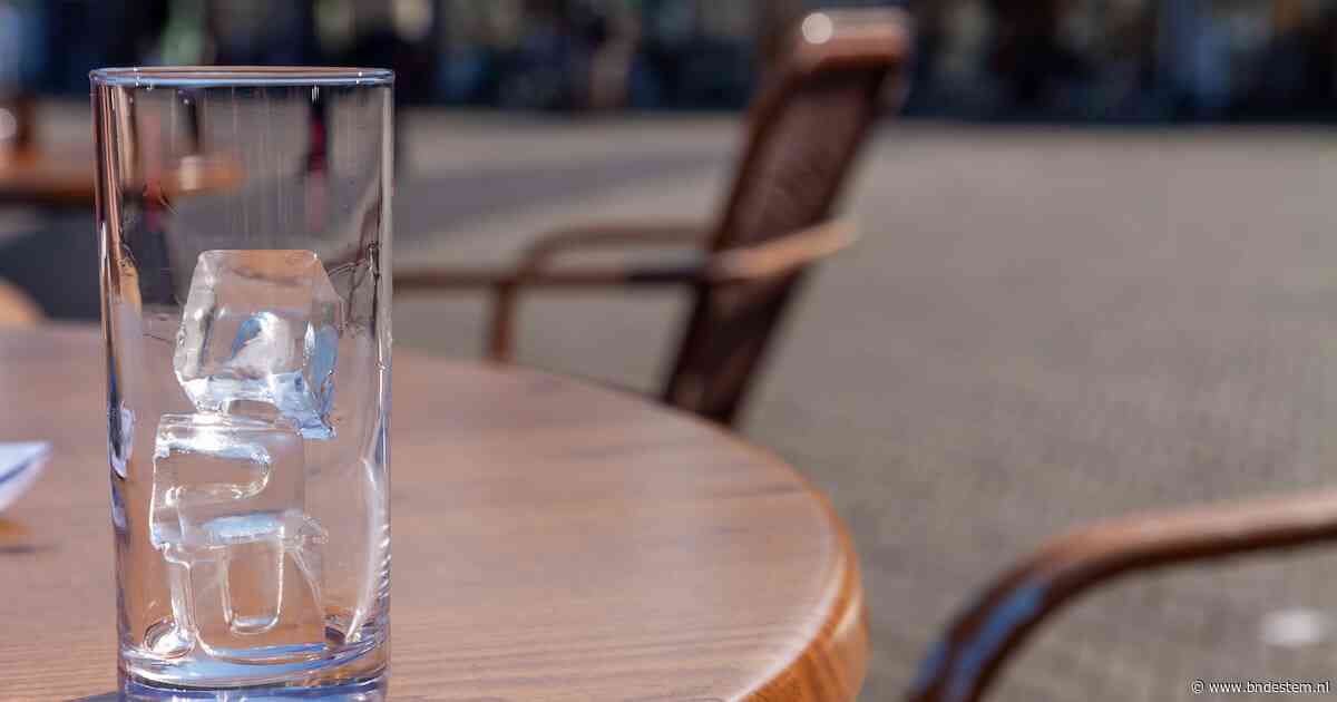 Man (34) eet en drinkt bij zaken in Breda en betaalt niet: aangehouden