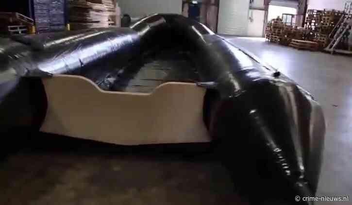 Tientallen mensensmokkel boten in beslag die via Nederland onderweg waren voor Kanaal-oversteek