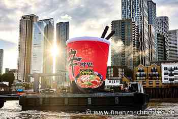 EQS-News: Nongshim: Riesiger Shin-Ramyun-Becher auf der Themse in London unterwegs