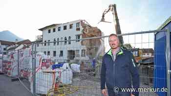 Kreispflegeheim in oberbayerischer Gemeinde wird abgerissen – 370.000 Euro unter Plan