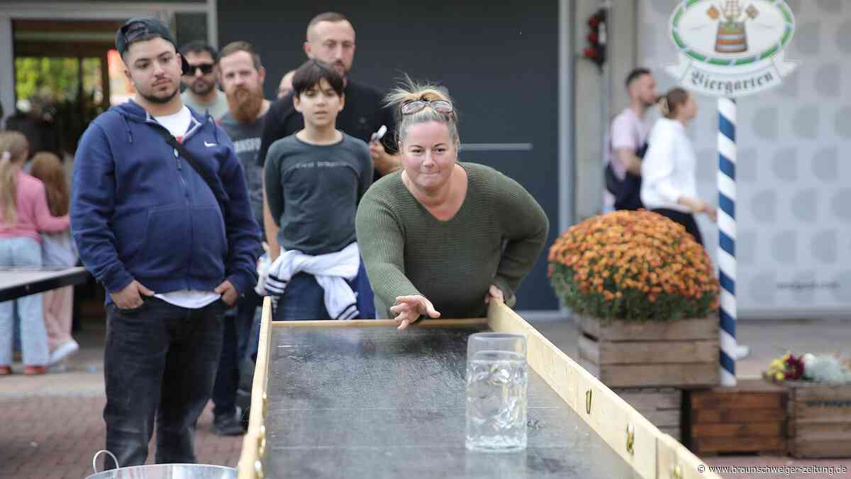 Oktoberfest in Designer-Outlets Wolfsburg: Die besten Bilder der Einkaufswiesn