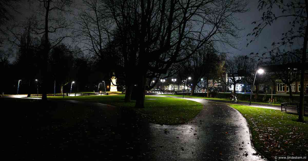 Man gewond bij straatroof in Valkenberg in Breda, drietal met vuurwapen aangehouden