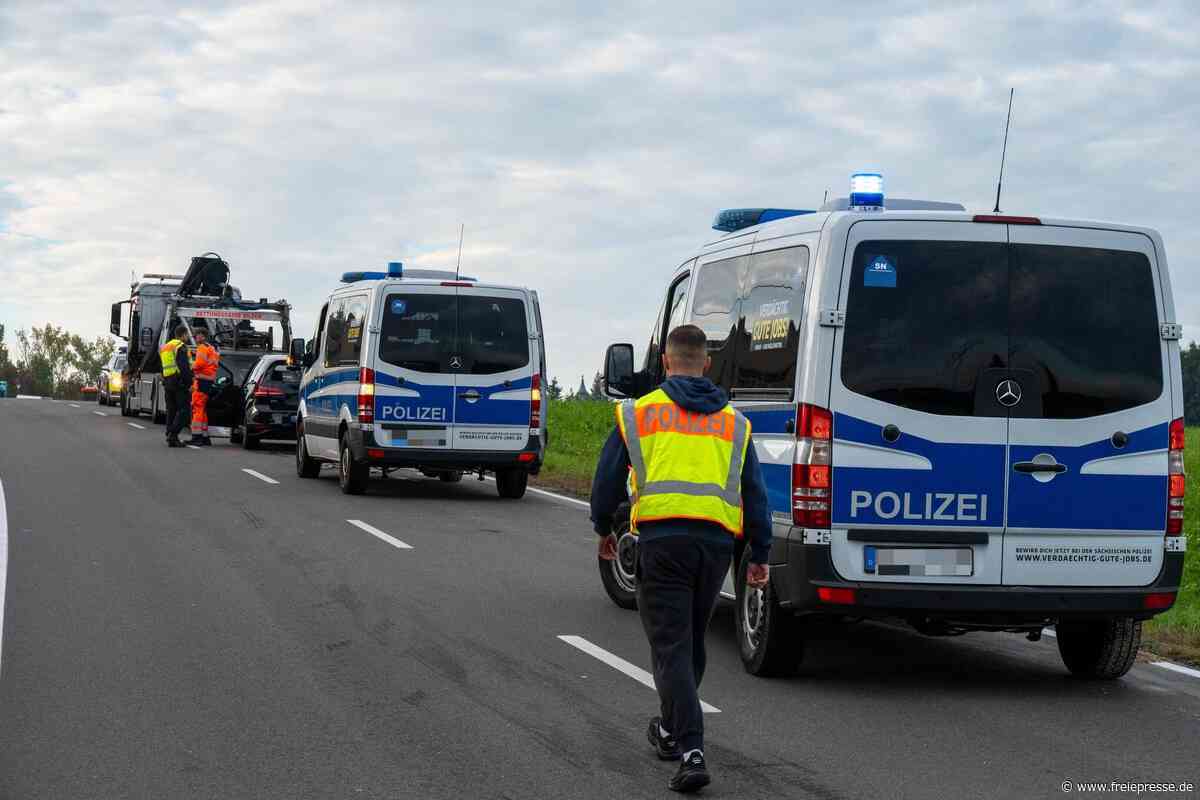 Polizeiauto in Unfall auf der B 169 bei Arnsdorf verwickelt