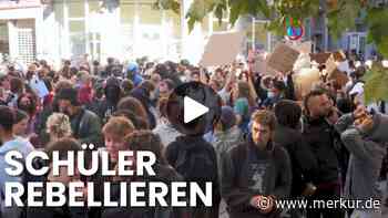 Schüler-Wut trifft jetzt auch Belgien: Randale, Barrikaden – Polizei setzt Tränengas ein