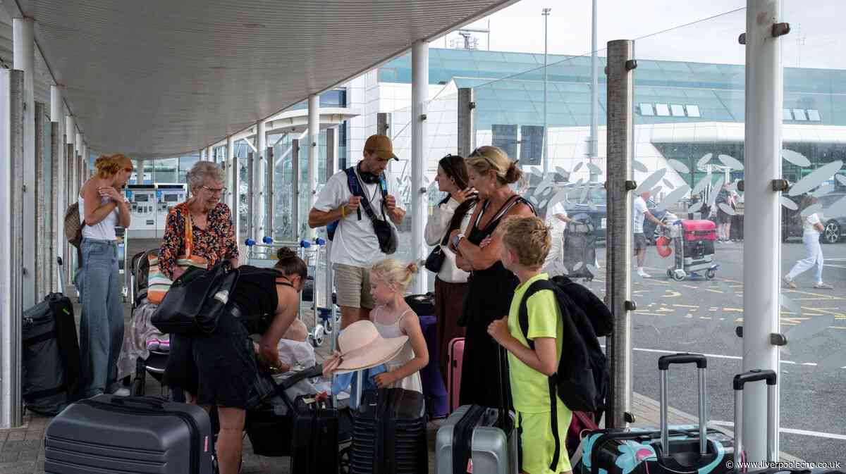 UK passengers new Wednesday 'smuggle food in luggage' £5,000 fine EU warning