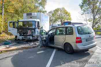 B 174 voll gesperrt: Unfall in Hohndorf