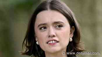 Aimee Lou Wood unveils her new bob hairstyle as she gets to work filming the final series of Daddy Issues