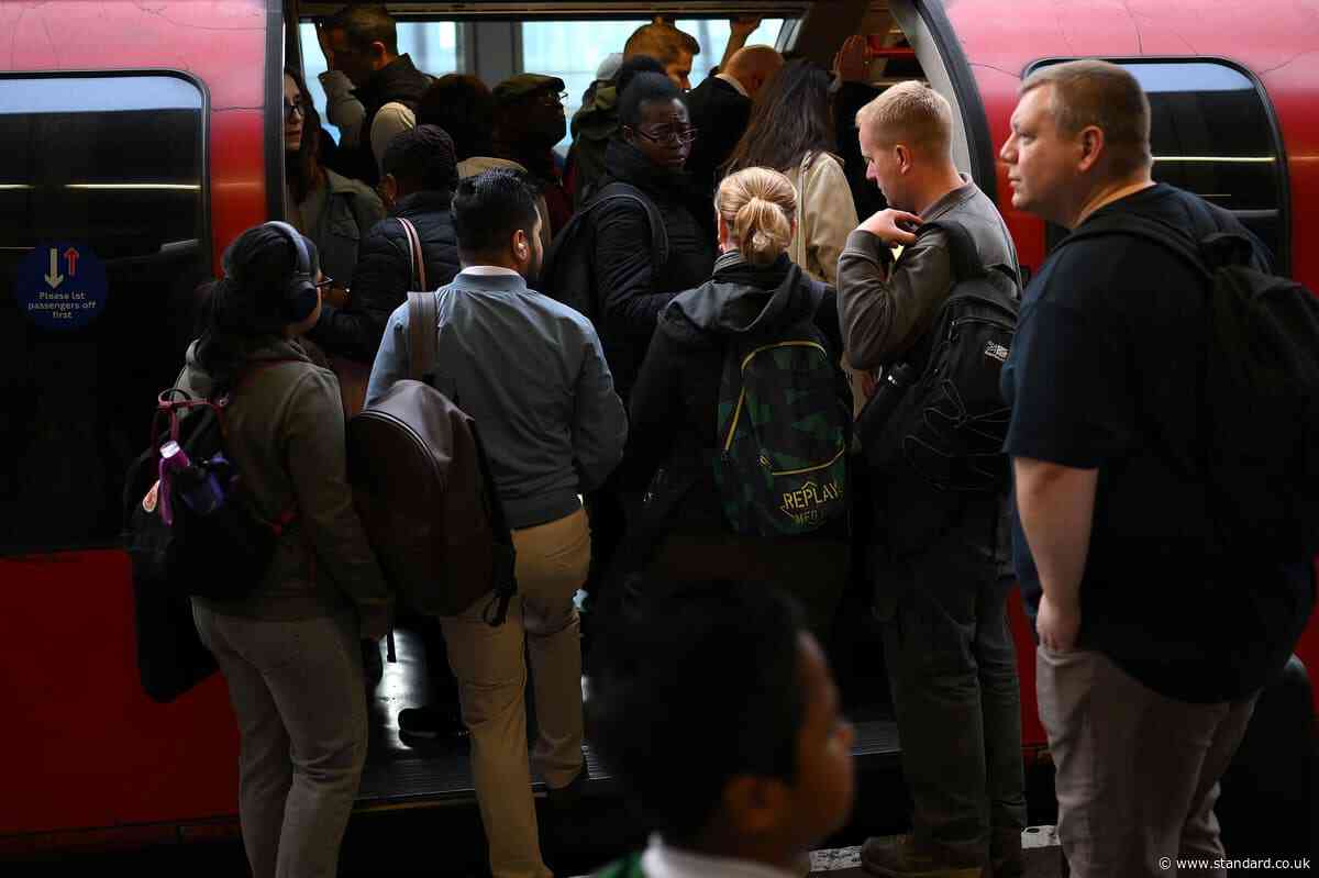 London travel news LIVE: Piccadilly line part suspended after signal failure