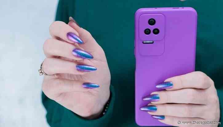 Europe's mobile operators sell fewer phones but gain share as budget market shrivels