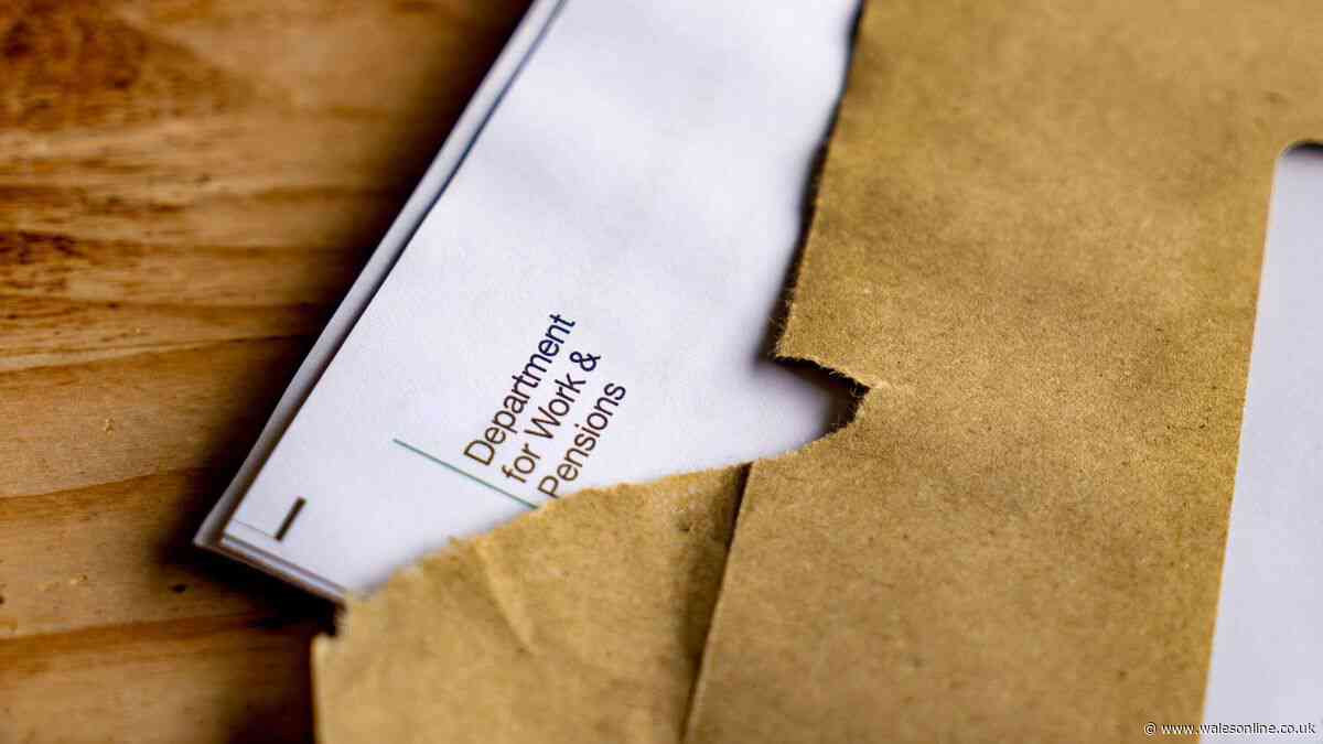 DWP sending letters to pensioners who qualify for automatic £300 payment