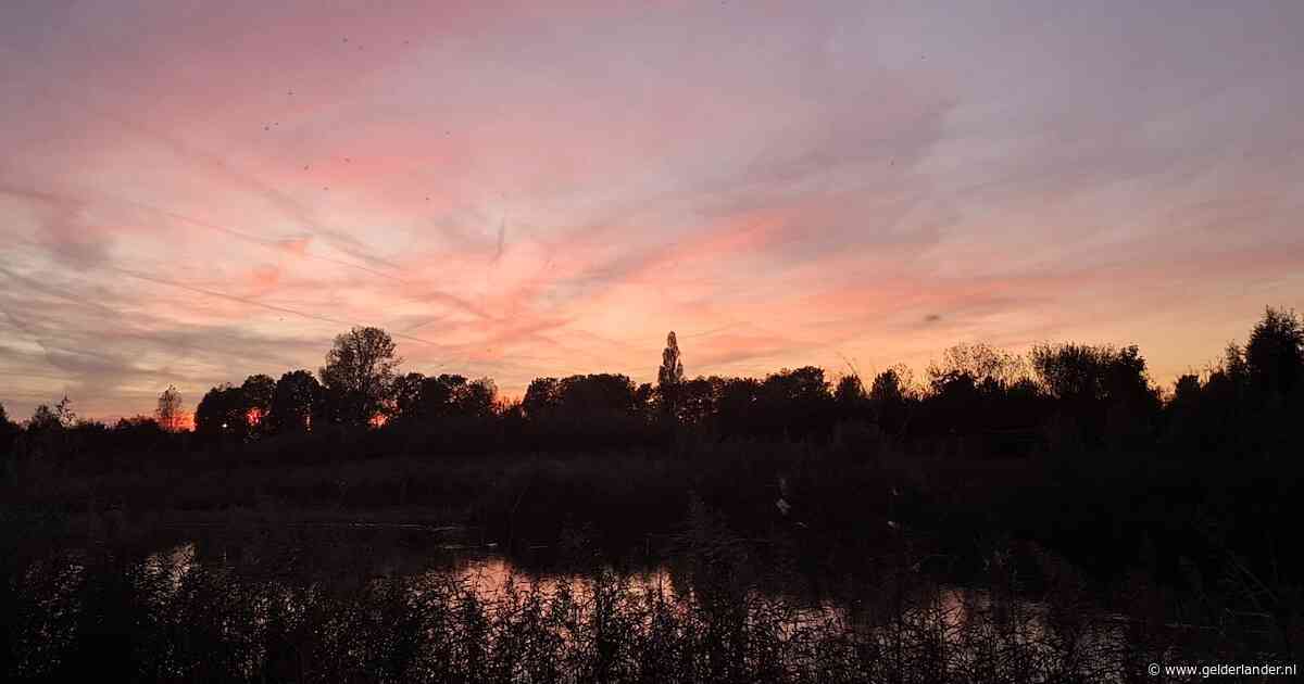 Kleurrijke luchten en mistbanken: deel je mooiste nazomerfoto met ons!