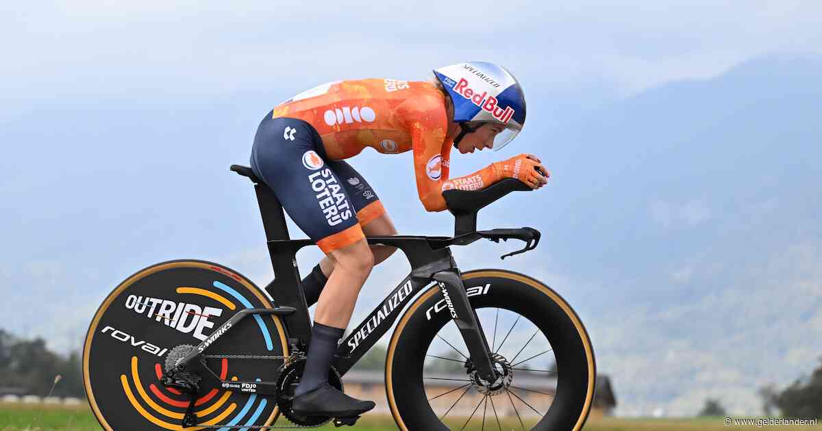 Demi Vollering pakt zilveren medaille op EK tijdrijden achter ontketende Marlen Reusser