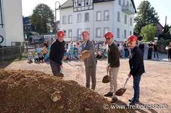 Rödlitz: Erster Spatenstich für Grundschul-Erweiterung