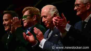Koning Charles en Elton John bezoeken muziekworkshop bij Apple