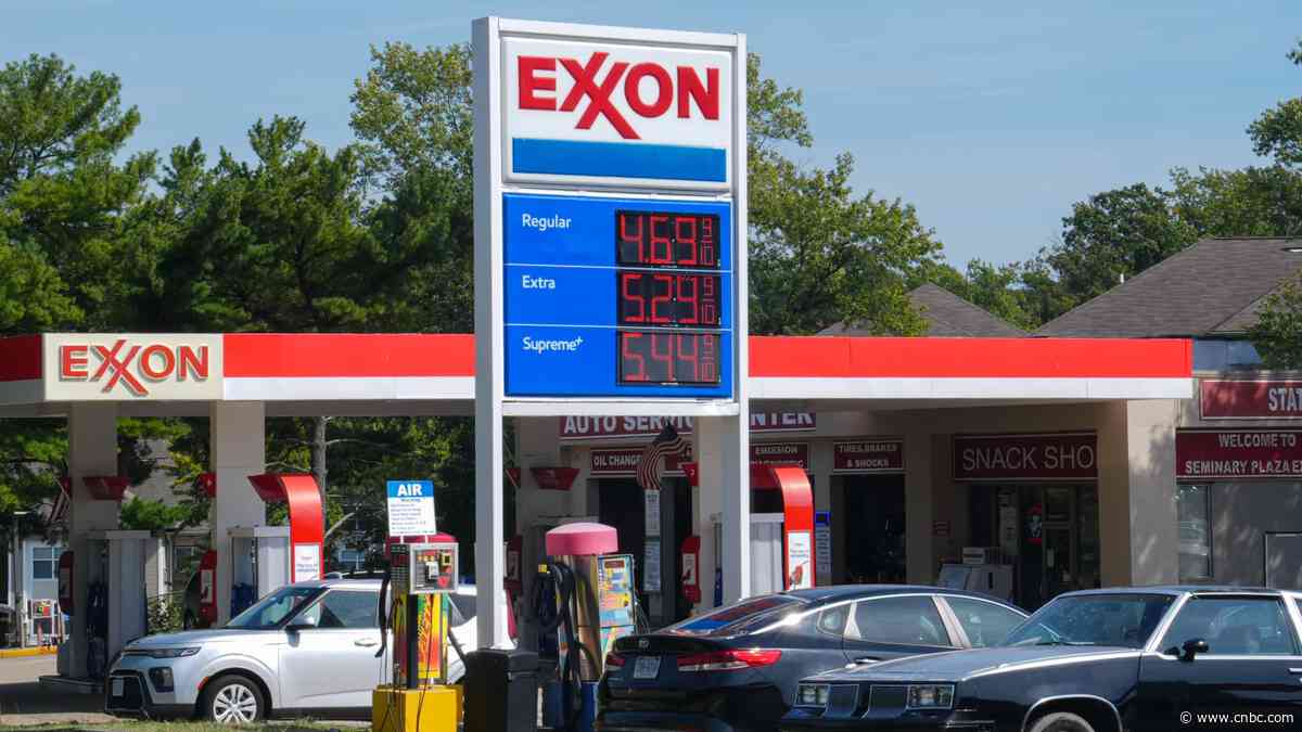 Inflation fears on the rise as one-year outlook in Fed survey hits highest level since May 2023