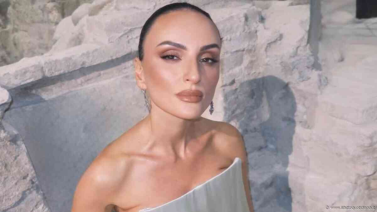 “Ho mandato una canzone a Stefano De Martino, ma non mi ha risposto. Continuerò a mandarla su quel numero di WhatsApp”: Arisa pronta a tornare in gara a Sanremo 2027