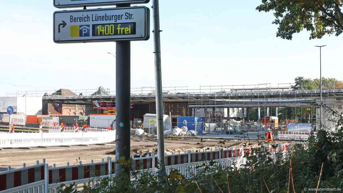 Gasleitung beschädigt – Bahnhof Harburg geräumt, Zugverkehr eingestellt
