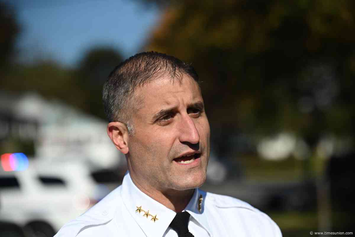 Suspect in custody after standoff with Colonie police