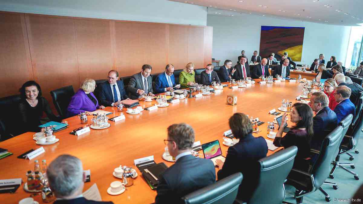 Kabinett verschiebt Beschluss: Diskussion um Pflegedeckel verzögert Arbeitsbeginn der Expertenkommission